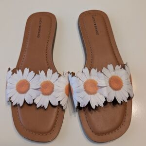 Lucky Brand Tan and White Daisy Sandals